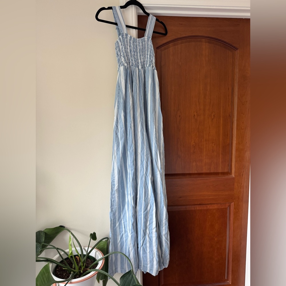 NWT Tractr Wide-leg Smocked Jumpsuit, Blue and White, Size 0/25